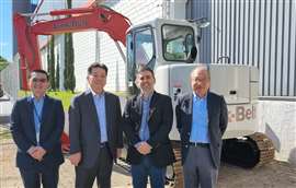El presidente del grupo japonés Sumitomo Heavy Industries, Shimomura-San, visitó las oficinas centrales de Link-Belt Excavators en América Latina 