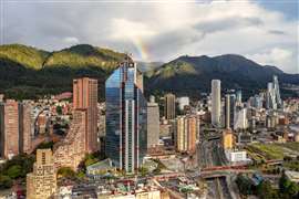En Bogotá se encuentra la Torre Norte de Atrio, considerado uno de los edificios más sostenibles e innovadores en América Latina.