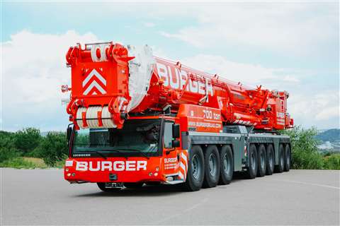 La empresa acaba de recibir la primera Liebherr LTM 1.650 8.1 de Chile, equipo con capacidad de 700 toneladas. 