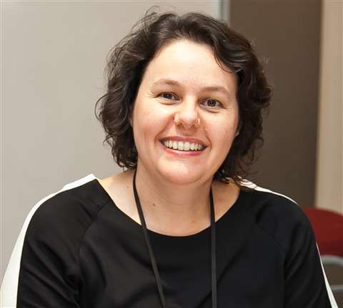 Laura Marcellini, diretora técnica da ABRAMAT