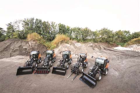 Las cinco nuevas cargadoras compactas de Doosan (Foto: Doosan)