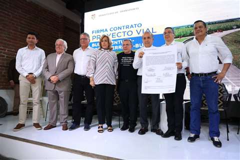 El ministro de Transportes de Colombia, Guillermo Francisco Reyes González, presidió la firma del contrato
