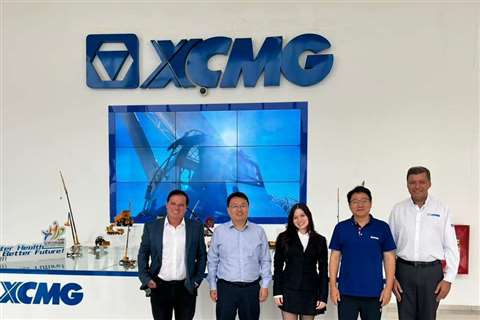 XCMG firma un acuerdo de colaboración con Extra Máquinas